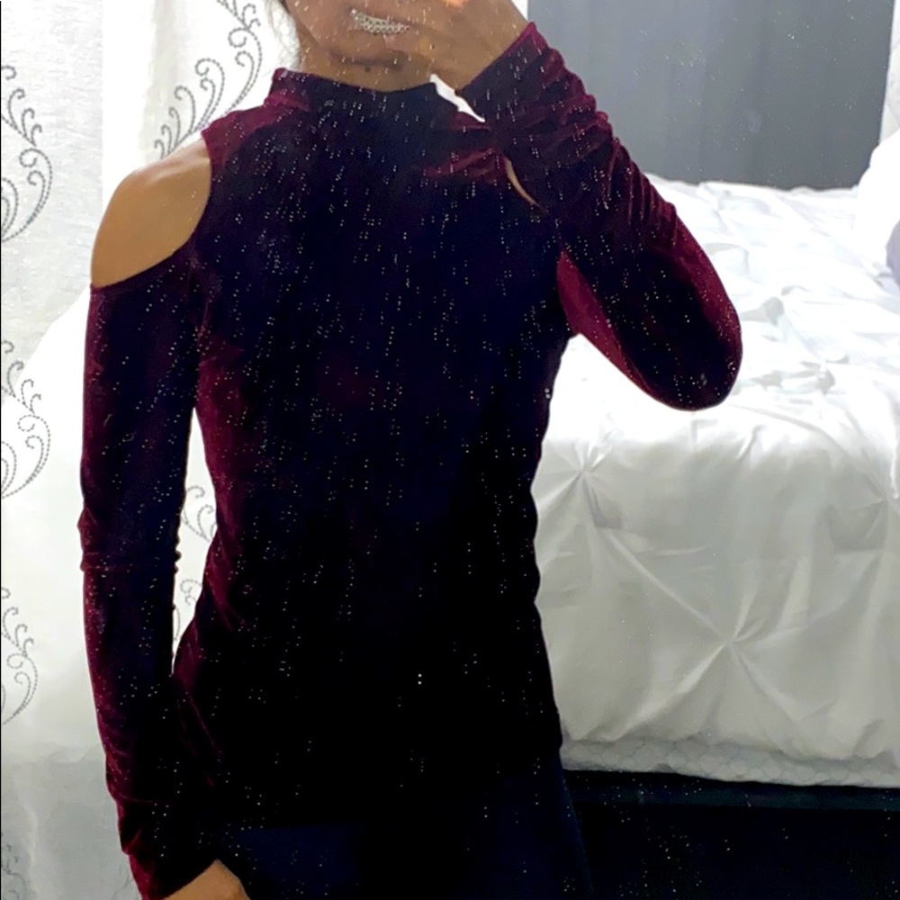 NWT FOREVER 21 COLD SHOULDER VELVET TOP